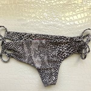 Acacia grey snakeskin bikini bottoms size S